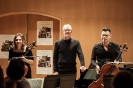 Tamara Melikian und Markus Jung vom Dúo Céllico mit Roland Vieweg am Flügel während ihres Konzertteils im Eröffnungs-Triptychon der 
