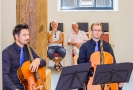 Lukas & Hanno beim Konzert der Vier EvangCellisten am 13.08.2015 im Foyer des Heilig-Geist-Spitals in Ravensburg (Foto: Michael Gregorowius, Archiv)