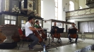 Die Vier EvangCellisten proben vor ihrem Konzert innerhalb des Festivals 